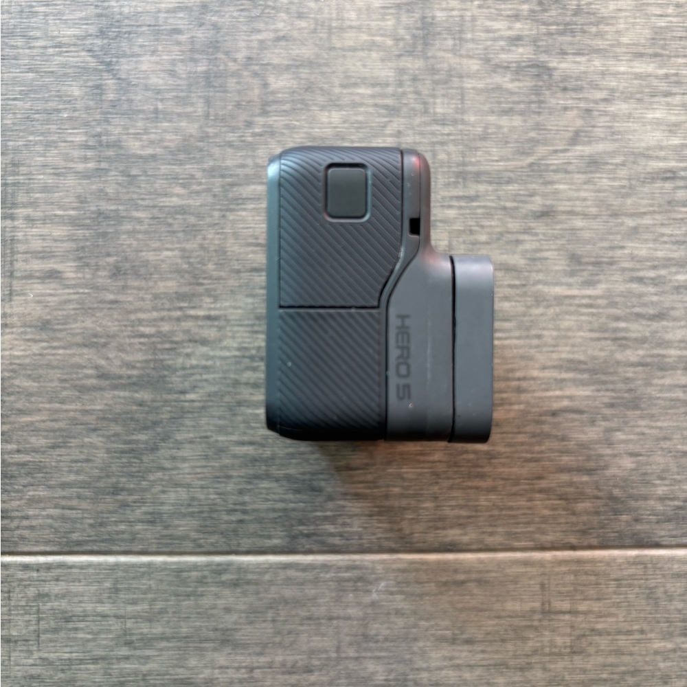 GoPro Camera in Dark Gray With Accessories - Picture 4 of 9